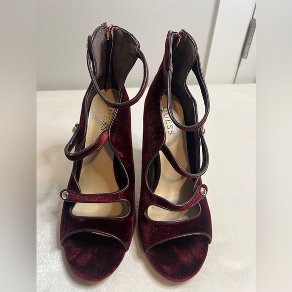 Guess Deep Red Velvet Strappy Stilletos Size 8M - Picture 4 of 15